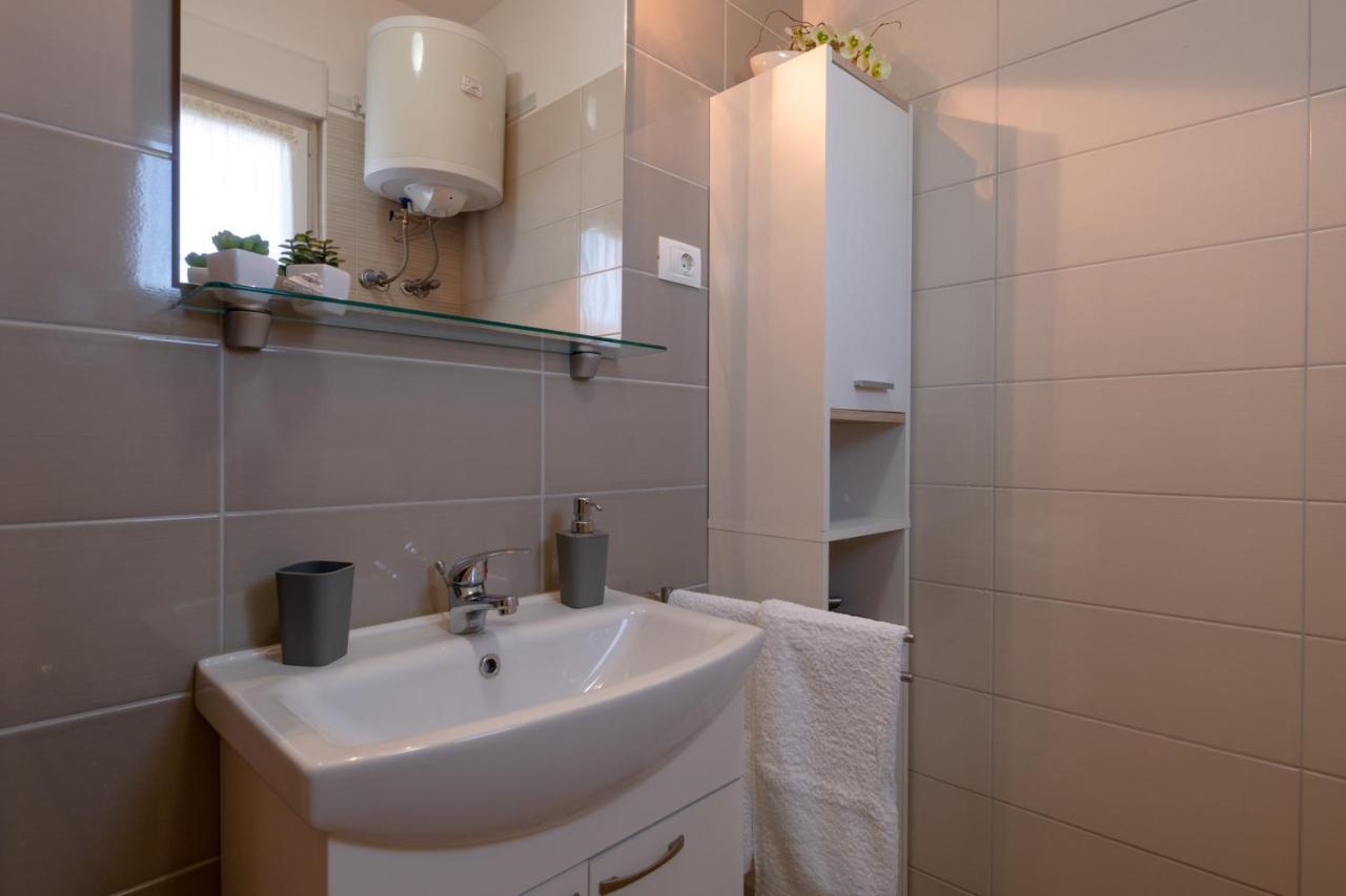 Apartments Greta & Ivona Pula Eksteriør billede